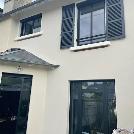 Maison De Caractere 3 Min A Pieds Gare Et Tram, Proche Centre , Garage *