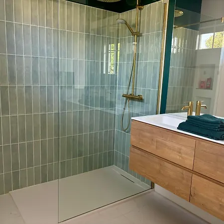 Maison De Caractere 3 Min A Pieds Gare Et Tram, Proche Centre , Garage *